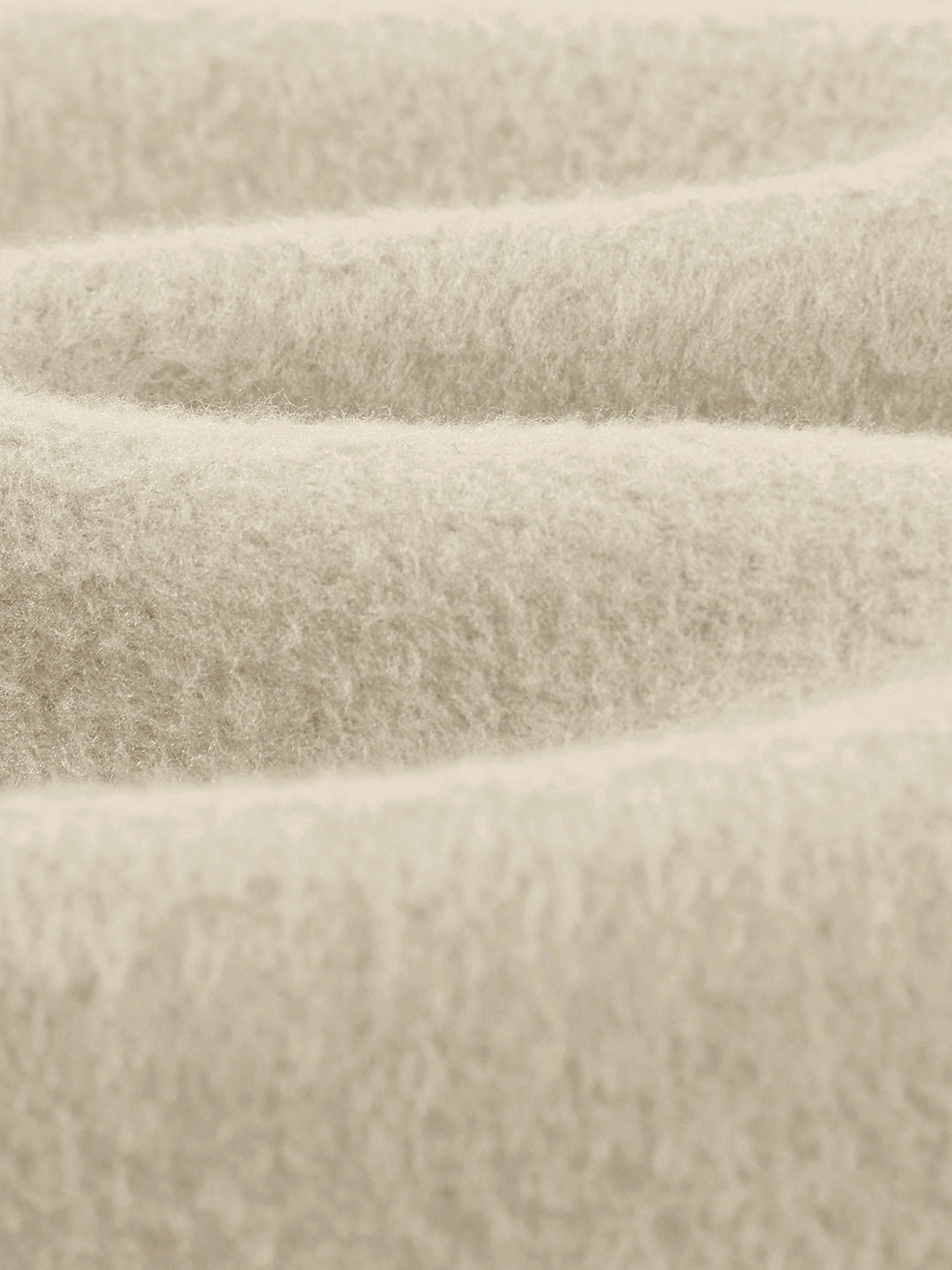 Curved Panel Raglan Hoodie D o n e s t a t e