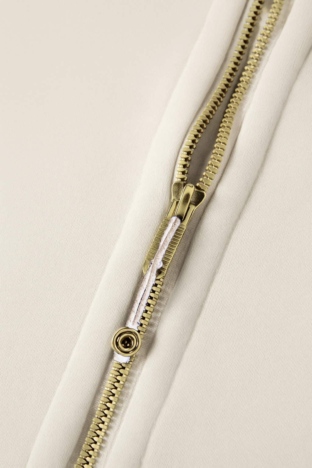 Cropped Half-Zip Sweatshirt D o n e s t a t e