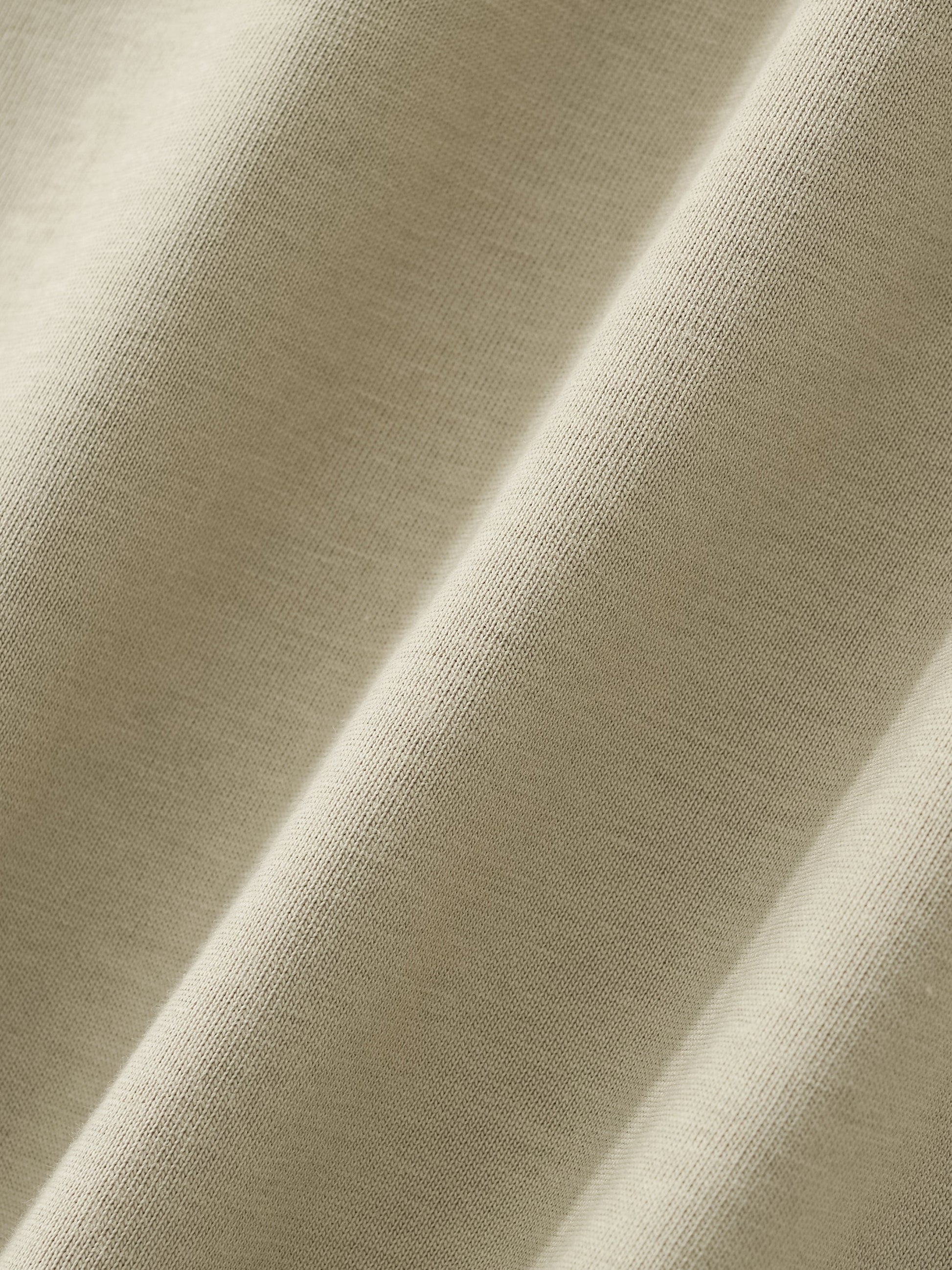 Contrast Stripes Panel Mesh T-shirt D o n e s t a t e