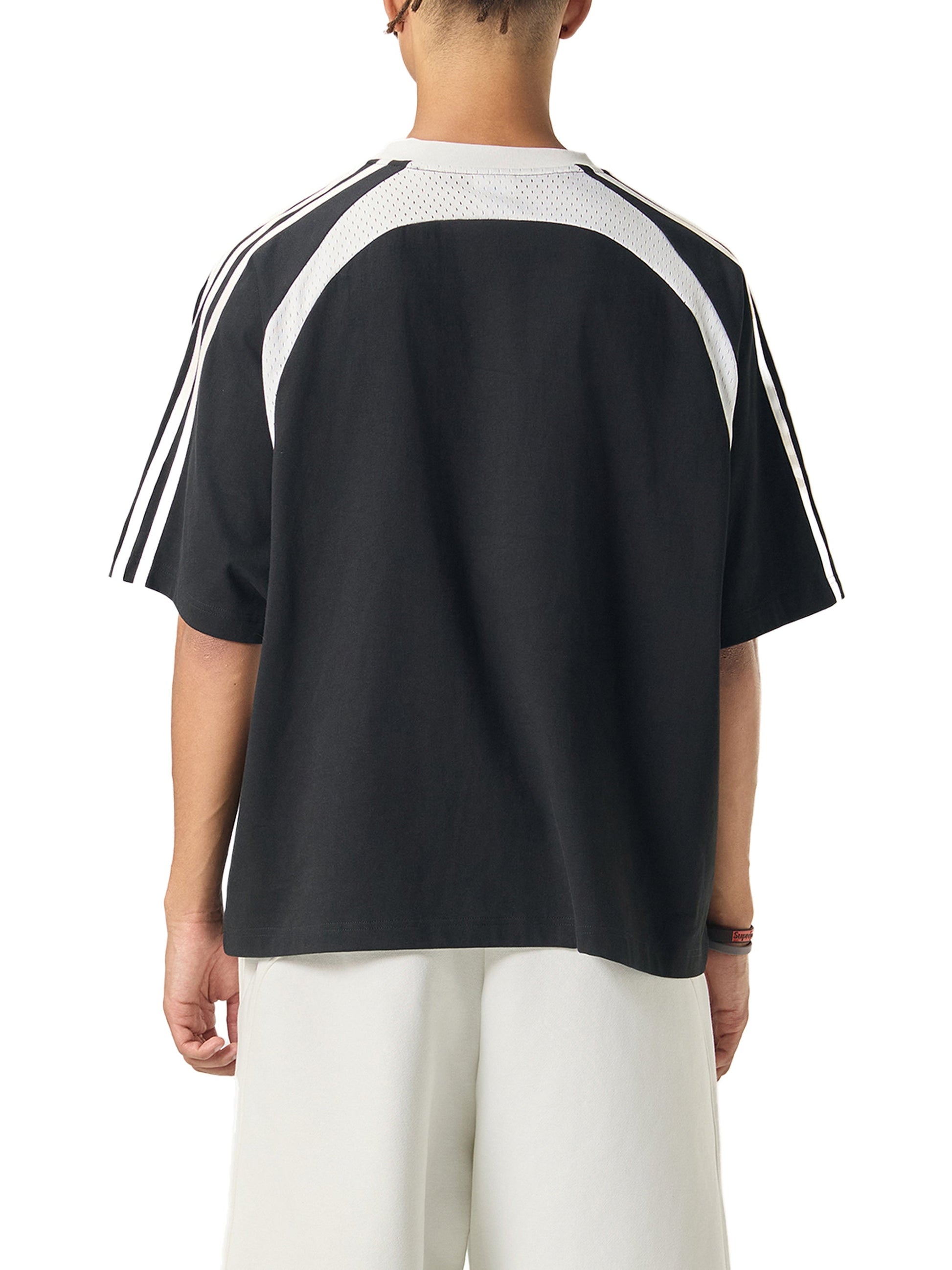 Contrast Stripes Panel Mesh T-shirt D o n e s t a t e