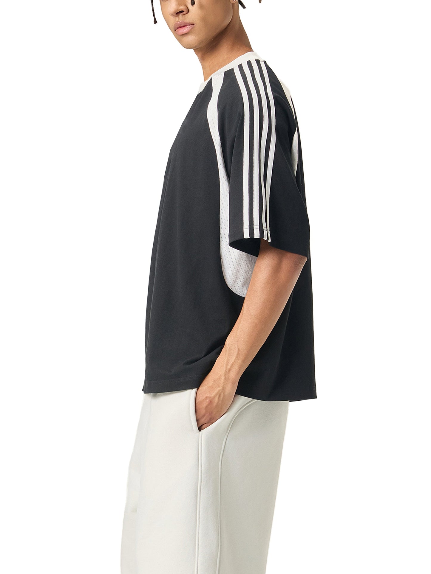 Contrast Stripes Panel Mesh T-shirt D o n e s t a t e