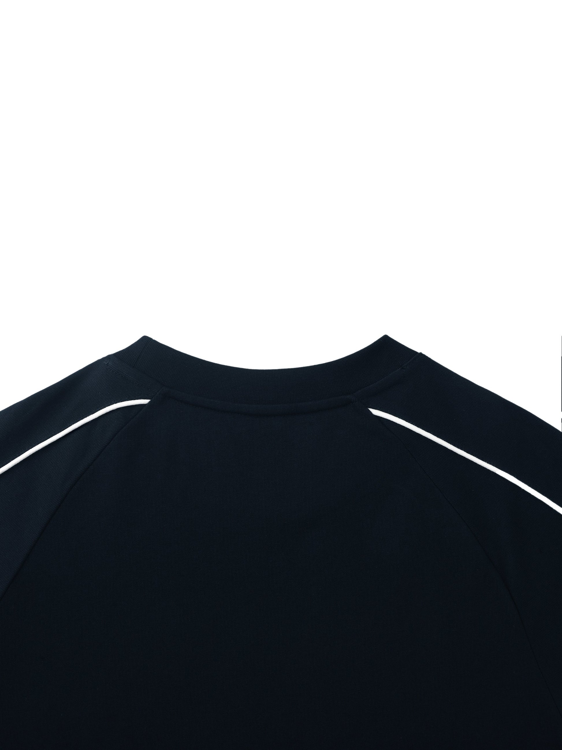 Contrast Panel Raglan Sweatshirt D o n e s t a t e